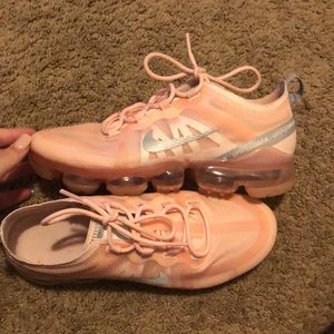 Women’s Nike tennis shoes